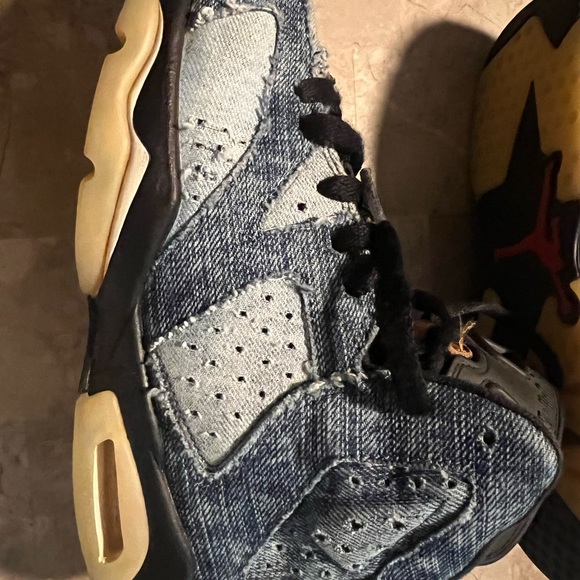 Jordan 5 DENIM Wash size 5.5 still in great shape - Picture 2 of 11